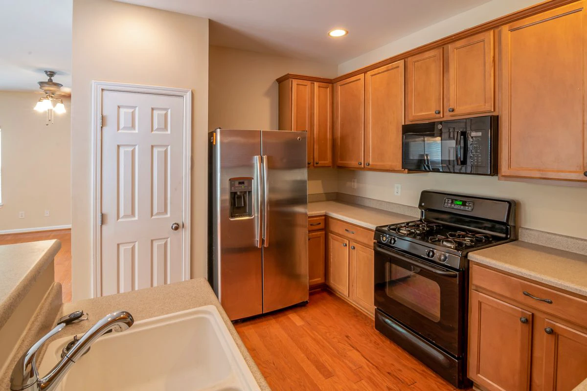 Designing a Cleaner Kitchen Look With RTA Cabinets